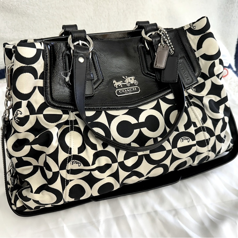 Coach NWOT Madison 14587 Satchel Signature C Black and White Op Art